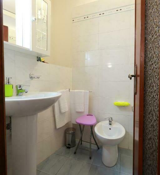 标准间, Lory S Suite