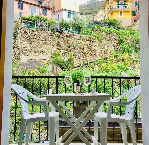 标准间, Lory S Suite