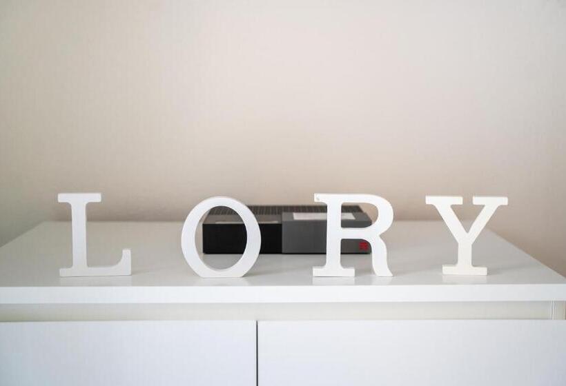 اتاق استاندارد, Lory S Suite