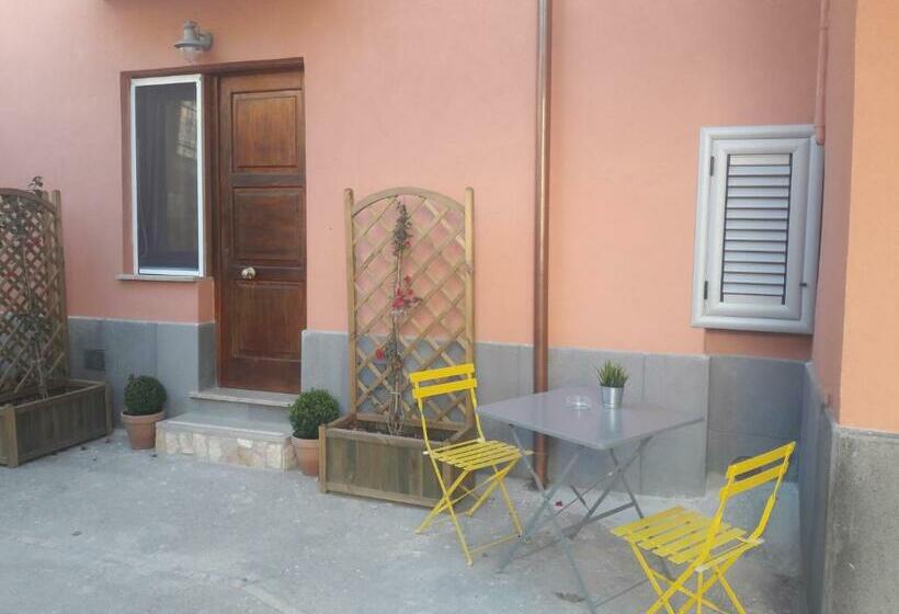 اتاق لوکس, Sonnino B&b