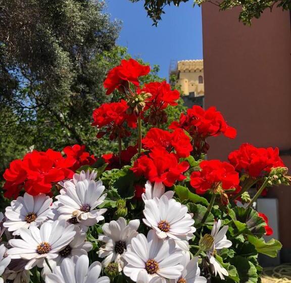 غرفة سوبيريور ثلاثية مطلّة علي البحر, Sonnino B&b