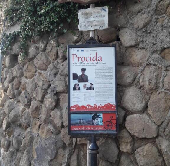 اتاق سه نفره سوپریور با چشمانداز دریا, Sonnino B&b