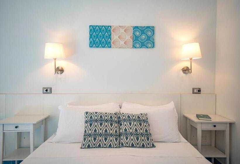 اتاق لوکس سه تخته, Sonnino B&b