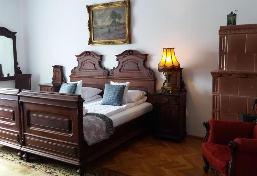 سوییت خانوادگی, Casa Szabo