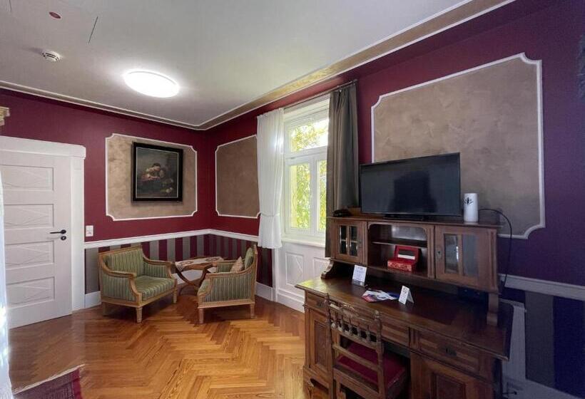 高级套房, Bahnhof Balingen