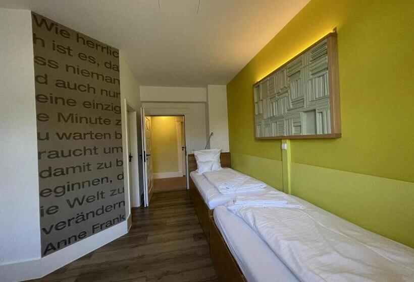 标准间, Bahnhof Balingen