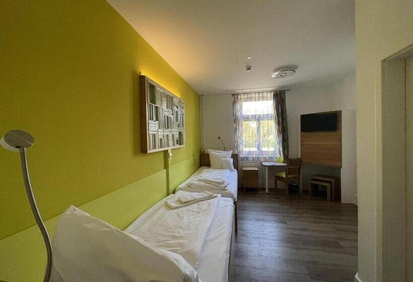 标准间, Bahnhof Balingen