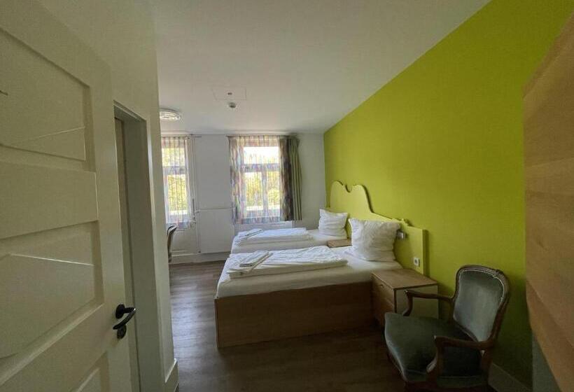 高级大房间, Bahnhof Balingen