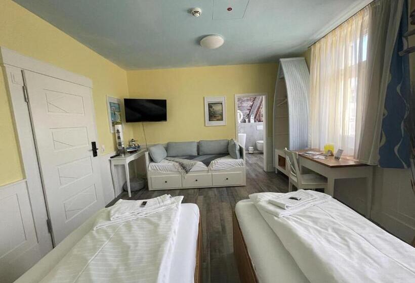 标准三人间, Bahnhof Balingen