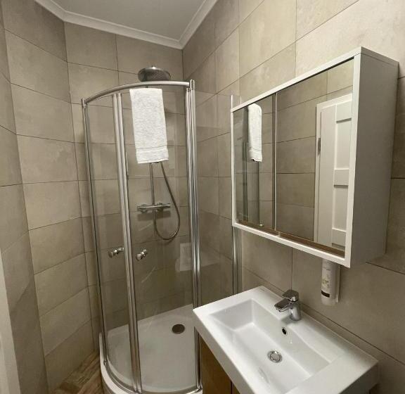 经济房, Bahnhof Balingen