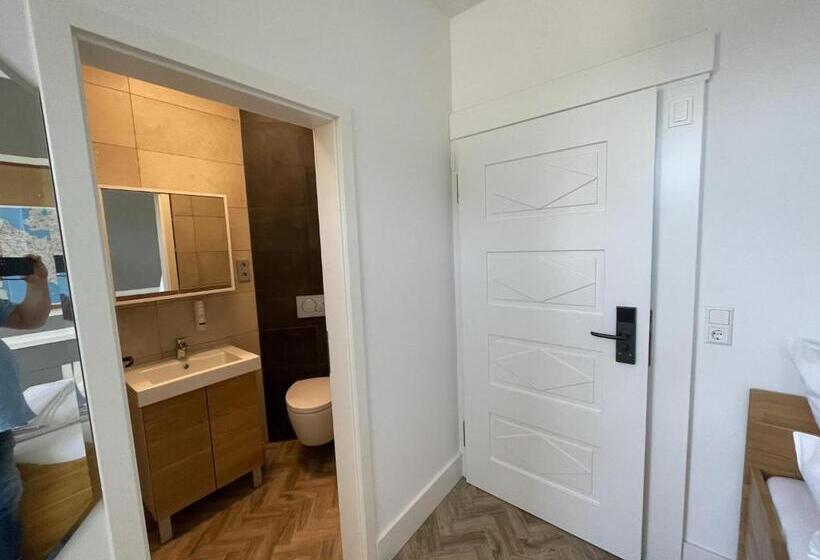 经济房, Bahnhof Balingen