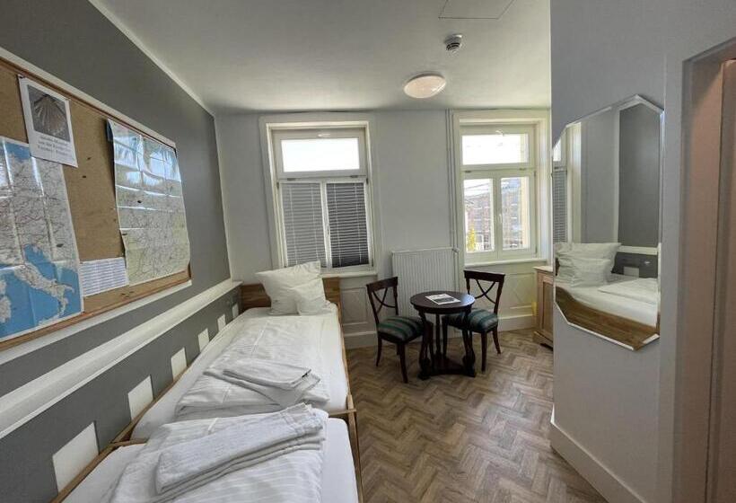 经济房, Bahnhof Balingen