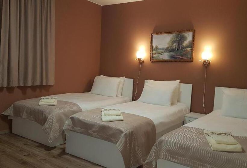 豪华三人间, Mariana Guest House