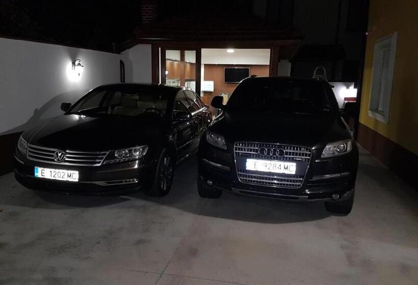 豪华三人间, Mariana Guest House