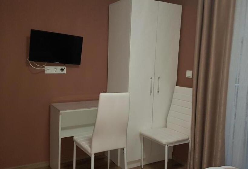 标准间带阳台, Mariana Guest House