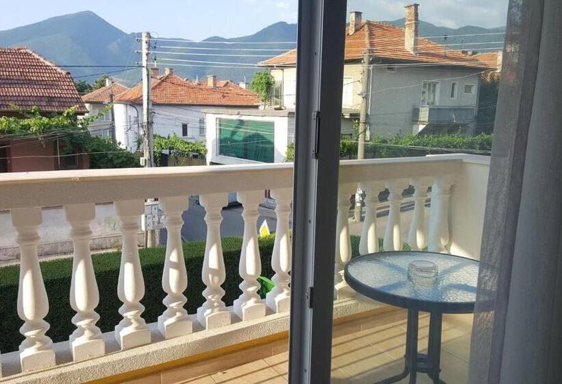 标准间带阳台, Mariana Guest House