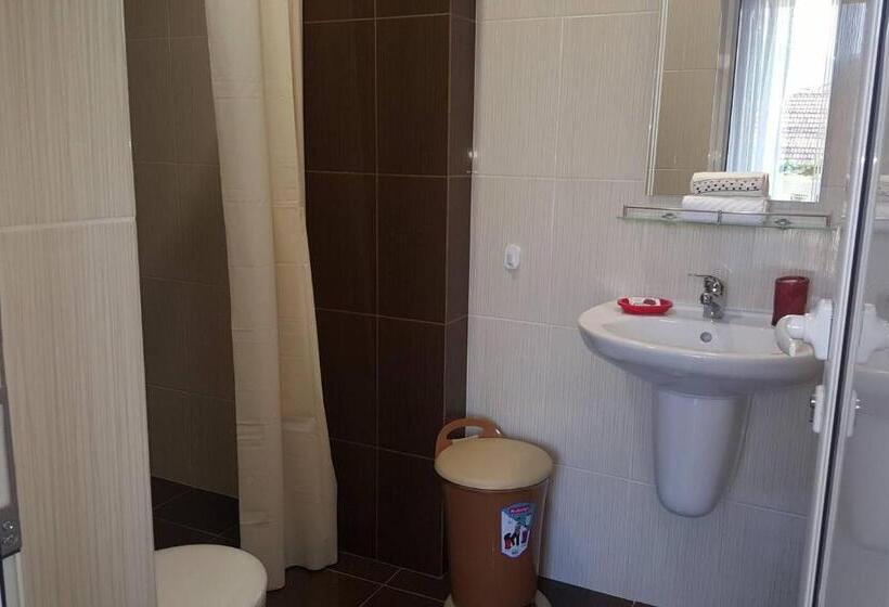 标准间带阳台, Mariana Guest House