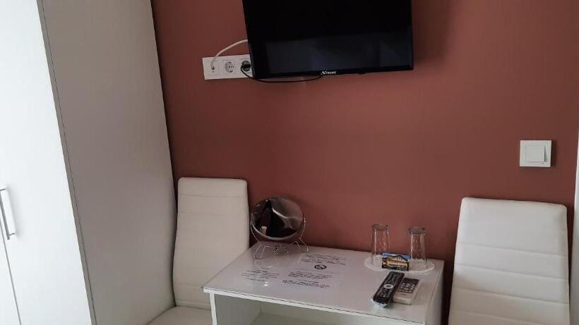 带阳台的豪华间, Mariana Guest House