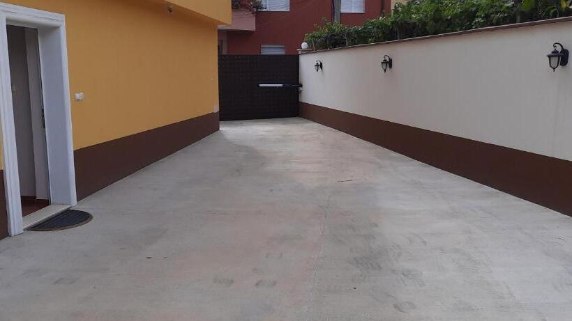 带阳台的豪华间, Mariana Guest House