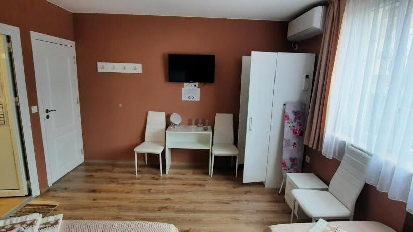 豪华三人间, Mariana Guest House