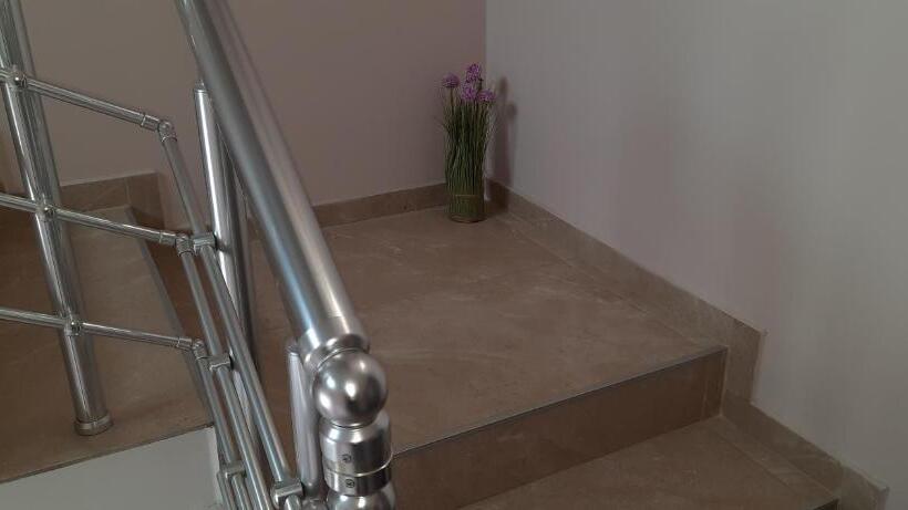 豪华三人间, Mariana Guest House