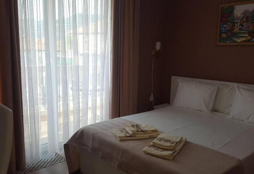 标准间带阳台, Mariana Guest House