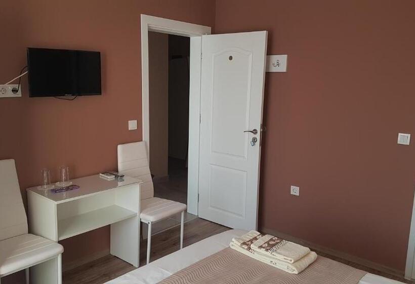 带阳台的豪华间, Mariana Guest House