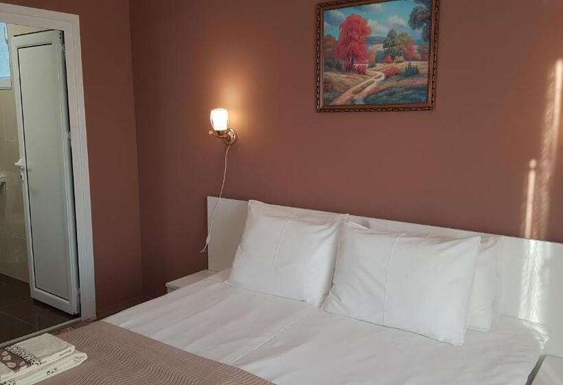 带阳台的豪华间, Mariana Guest House