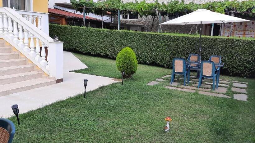 标准间带阳台, Mariana Guest House