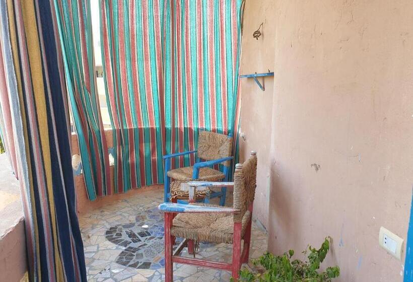 اتاق استاندارد با تراس, Rural Guest House فندق البيت الريفي