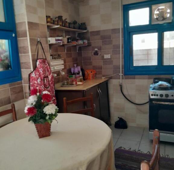 سوییت خانوادگی, Rural Guest House فندق البيت الريفي