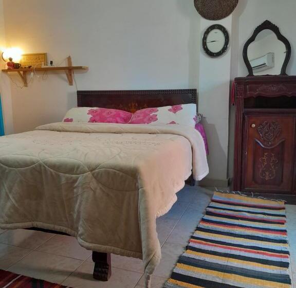 سوییت خانوادگی, Rural Guest House فندق البيت الريفي