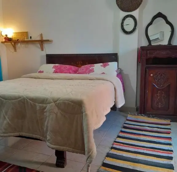 سوییت خانوادگی, Rural Guest House فندق البيت الريفي
