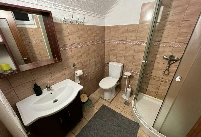 اتاق استاندارد چهار تخته, Vila Delia