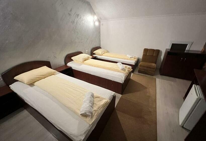 اتاق استاندارد چهار تخته, Vila Delia