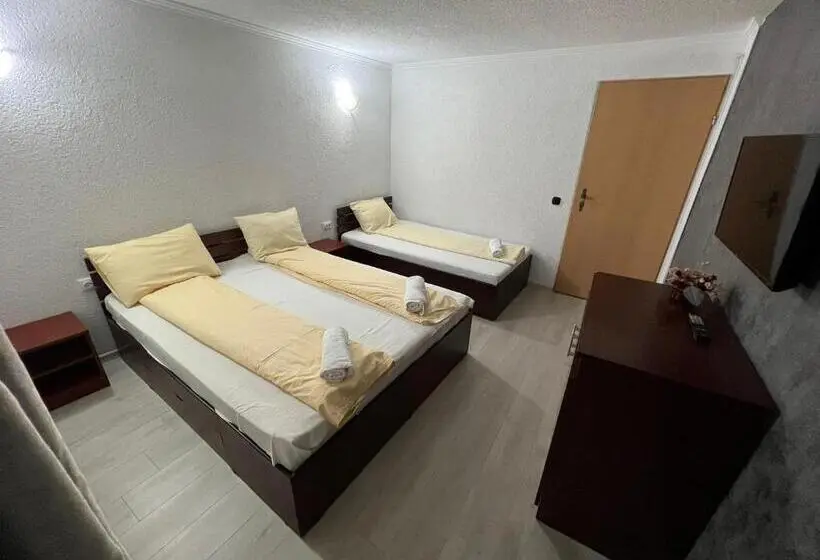 اتاق لوکس, Vila Delia
