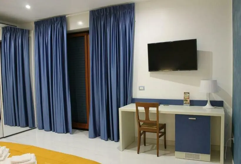 اتاق استاندارد با بالکن, Madigans Rooms Bed&breakfast