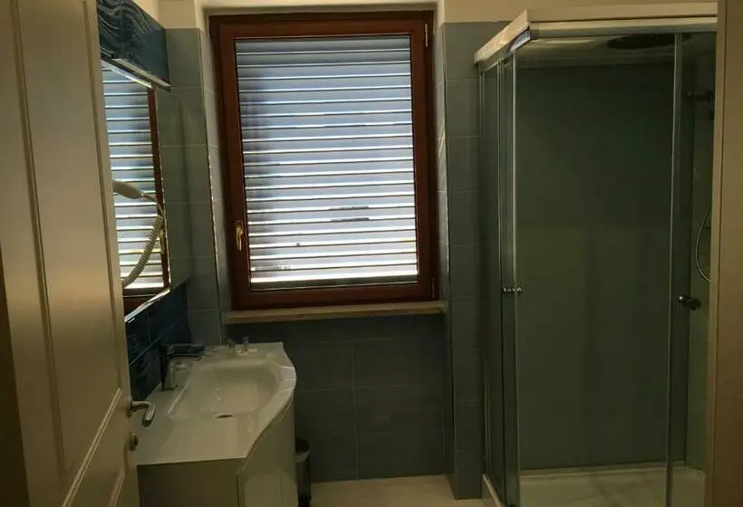 اتاق استاندارد با بالکن, Madigans Rooms Bed&breakfast