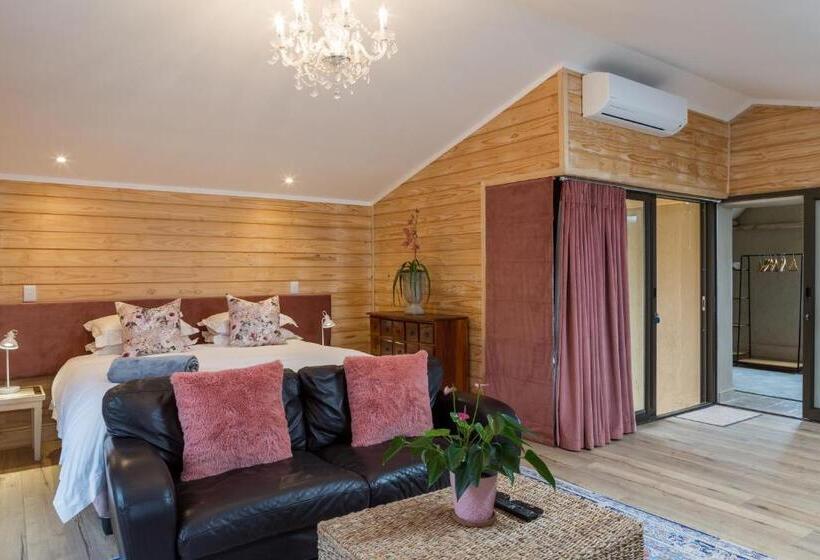 استودیوی استاندارد, Heuwelsig Cottages