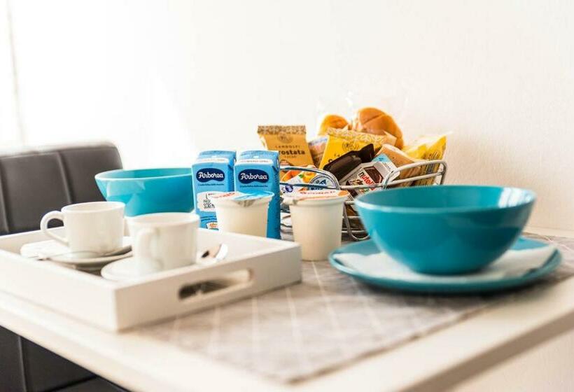 Номер Стандарт, La Casa Del Poeta