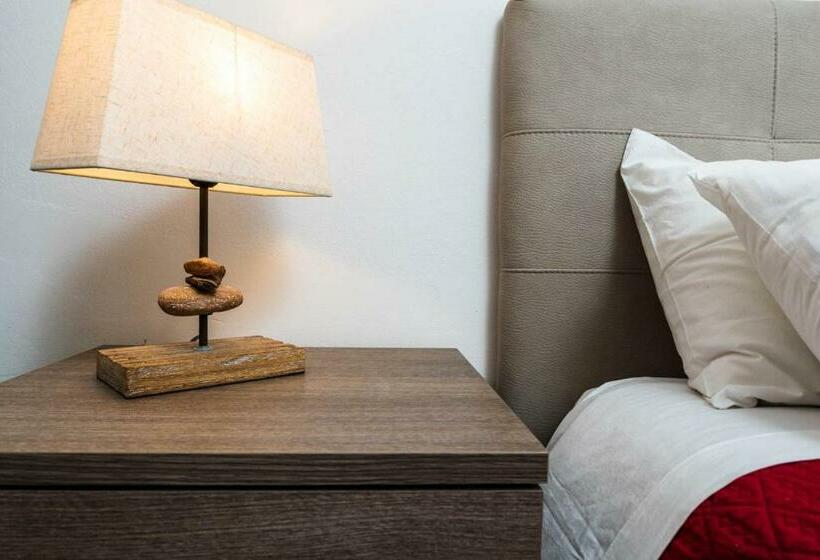 Номер Стандарт, La Casa Del Poeta