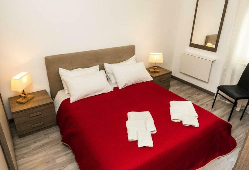 Номер Стандарт, La Casa Del Poeta