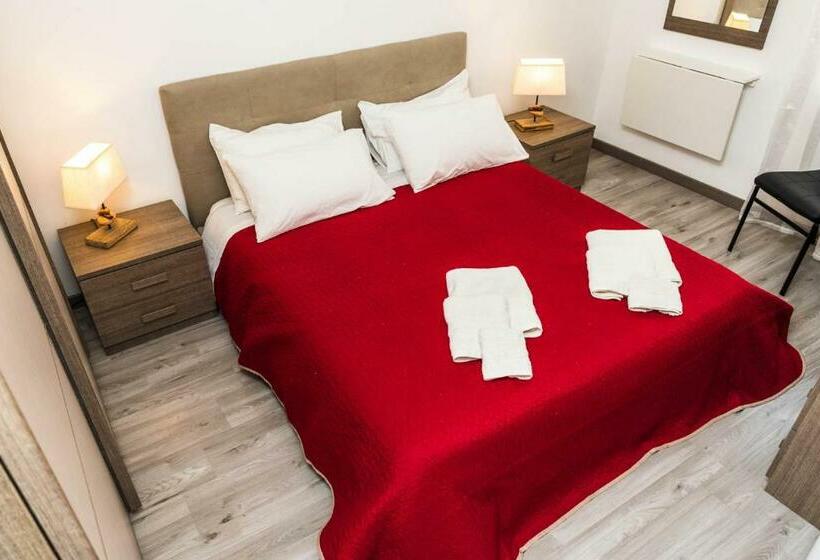 Номер Стандарт, La Casa Del Poeta