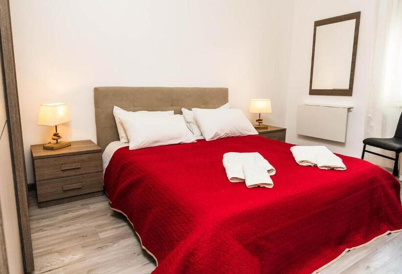 Номер Стандарт, La Casa Del Poeta