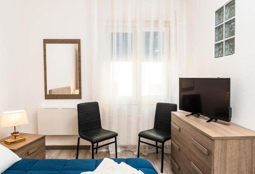 Номер Стандарт, La Casa Del Poeta