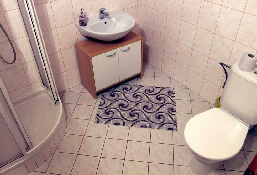 غرفة قياسية ثلاثية, Rekreačný Dom Pod Dedovou