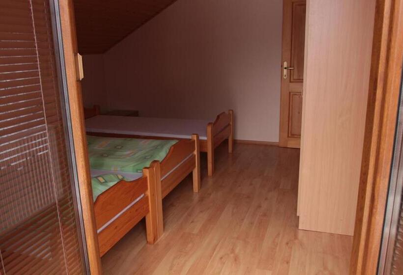 شقة غرفة نوم واحدة مزودة بشُرفة, Rekreačný Dom Pod Dedovou