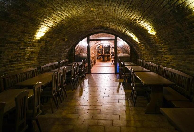 标准间, Sklep U Hrabalů