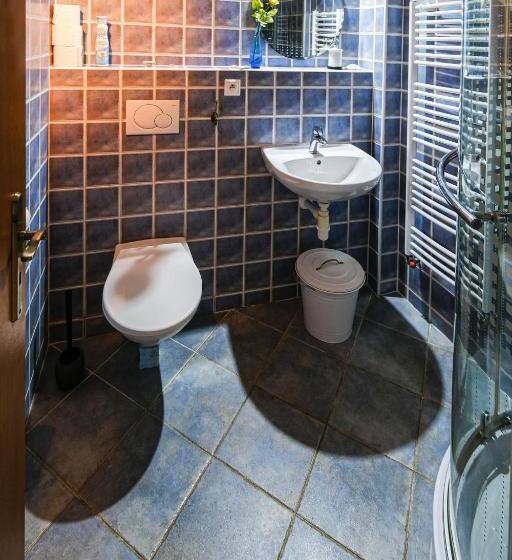 标准间, Sklep U Hrabalů