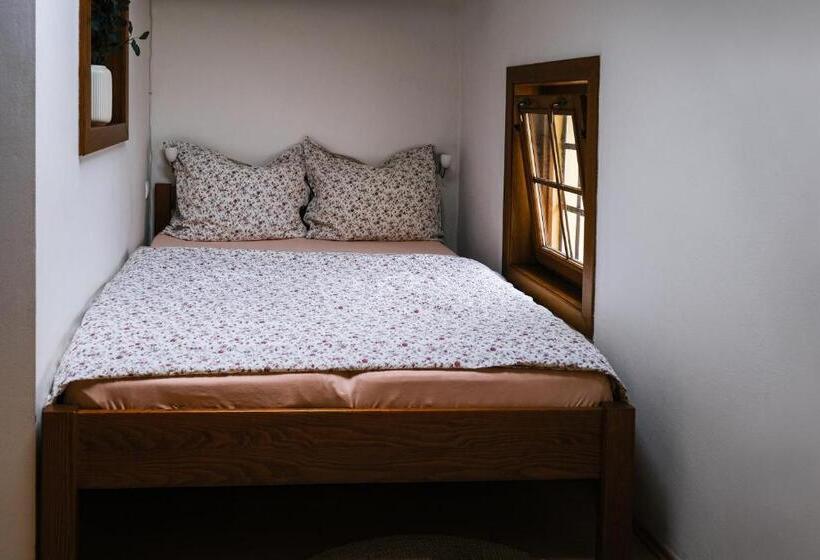 标准间, Sklep U Hrabalů